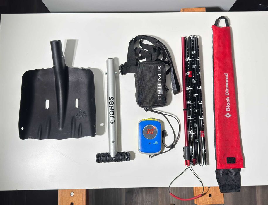 Kit salvare avalansa - Transceiver Ortovox Zoom+, sonda Black Diamond Quickdraw Tour 240, lopata Jones Excavator