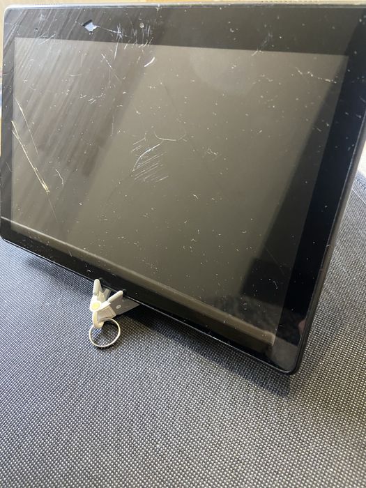 Tableta lenovo cu display spart!