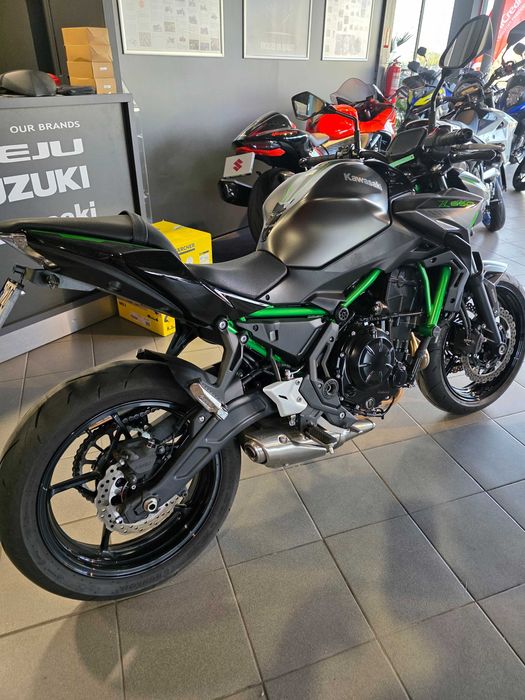 Kawasaki Z650 an 2024 1400km GARANTIE posibilitate limitare A2