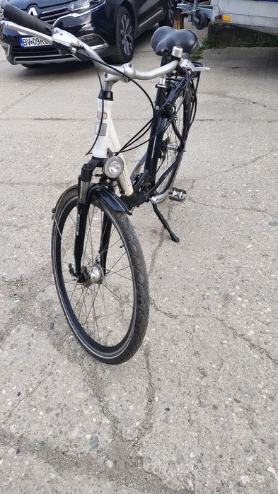 Bicicleta Kalkhoff roți 28. Dinam în roata fata. Full Shimano.