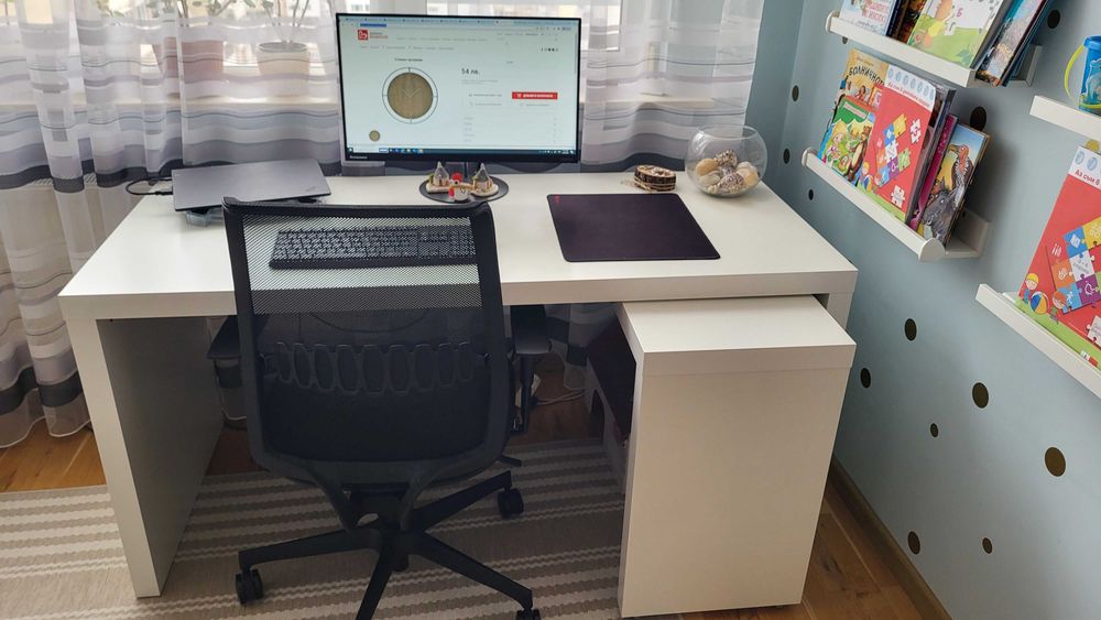 Разгъваемо бяло бюро - малко ползвано