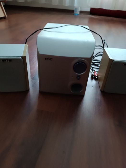 Subwoofer+stație+2sateliti.