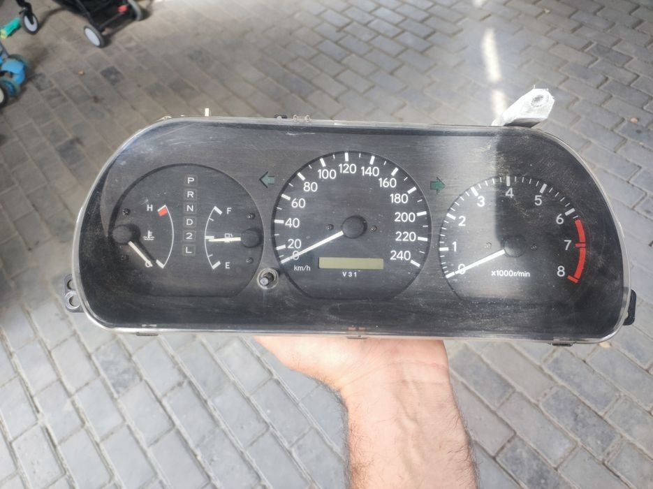 Щиток спидометр камри 20 на 3 литра