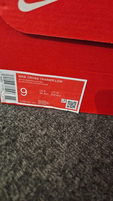 Продавам НОВИ маратонки NIKE Cross Trainer Low размер 42.5 size 9