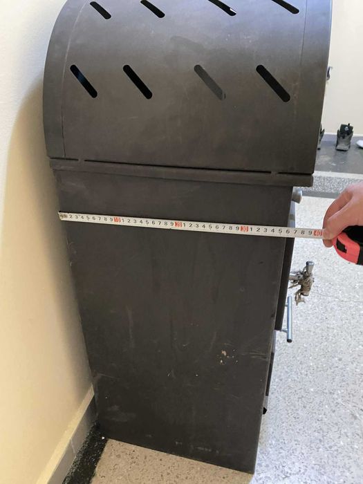 Голяма печка, камина на дърва и въглища