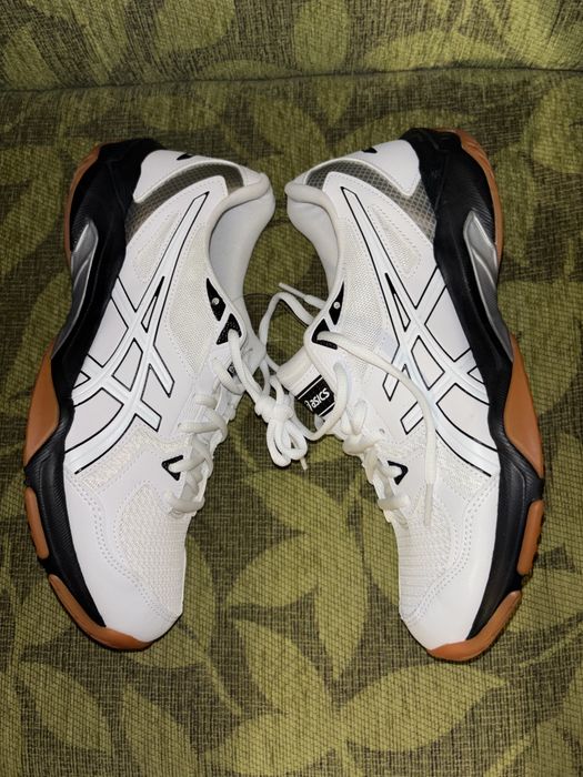 Нови волейболни маратонки Asics gel-spike