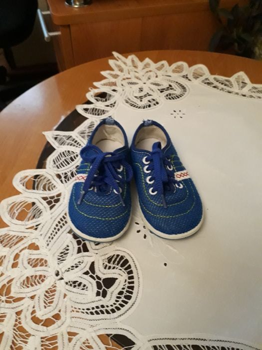 Продам детскую обувь.