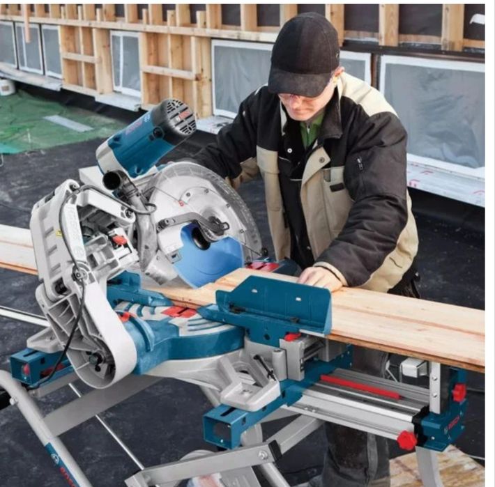 Изтеглящ циркуляр с герунг Bosch GCM 12 GDL, 2000 W, 305 мм, с лазер