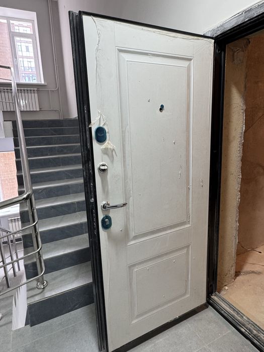 Входная дверь новая