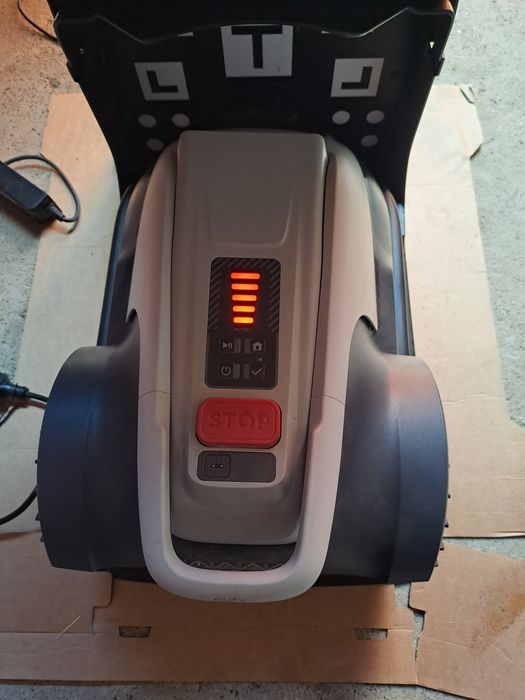 Robot de tuns iarba eufy E-Series – Fără fir perimetral, ca nou
