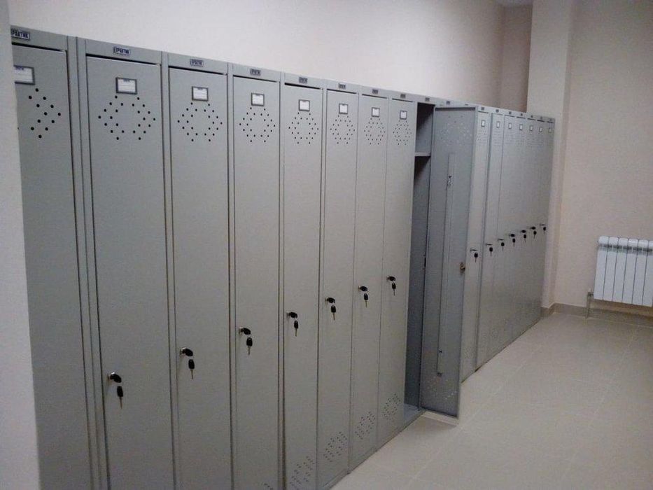 Металлические шкафы для одежды