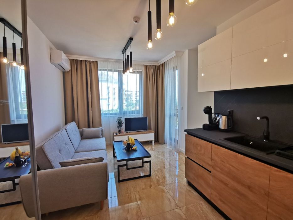 Дава се под наем Двустаен апартамент в Свети Влас - 40 кв.м за 86.7 € - Снимка #1