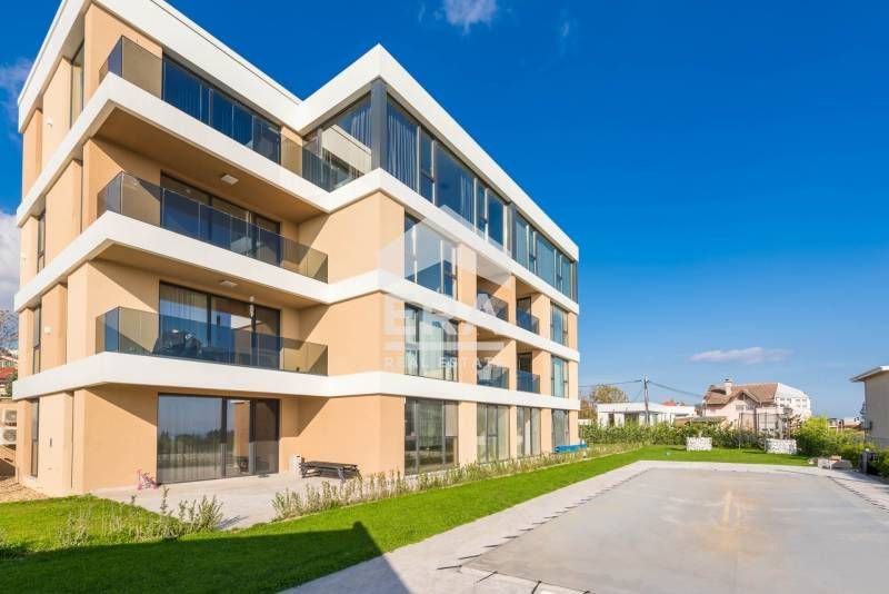 Продава се Двустаен апартамент в Варна, Бриз - 63 кв.м за 1174 €/кв.м - Снимка #2