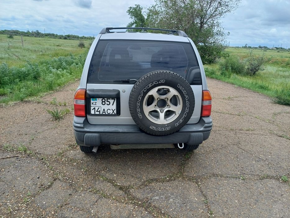 Шевроле Тракер 2002 года