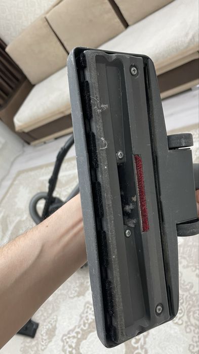 Пылесос LG в хорошем состянии.