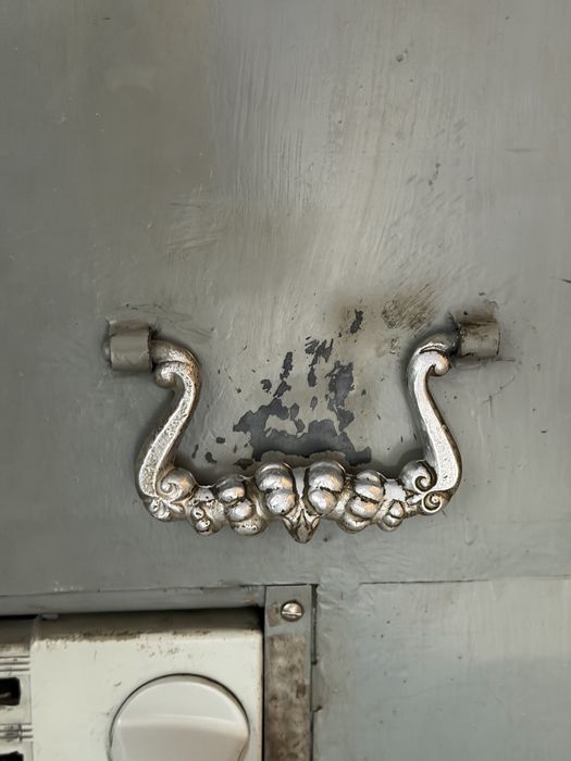 Продам входную дверь