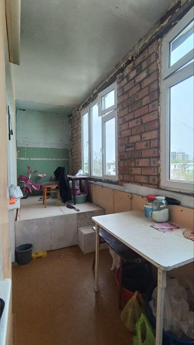 Юнусабад 11, 3/4/4. Балкон 1,5*6.