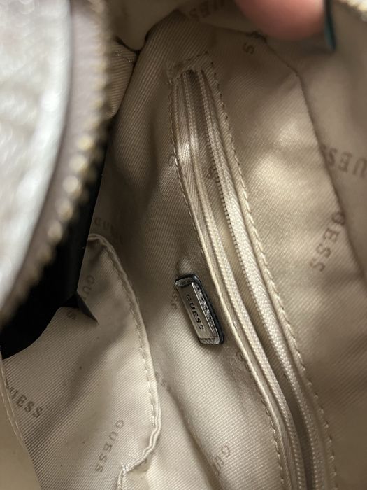 Geanta Guess crossbody