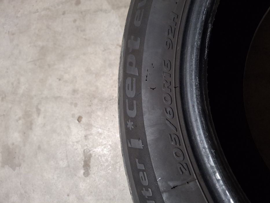 2 Anvelopele de iarnă 205 60 r16 Hankook