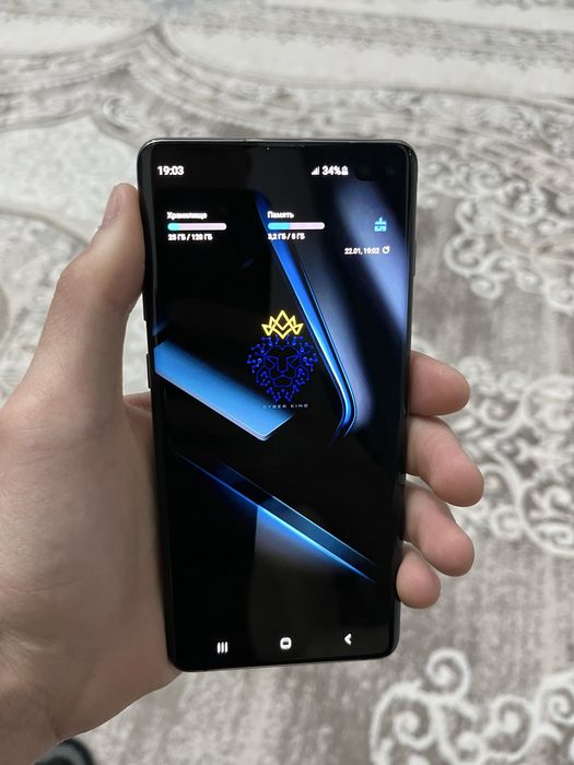 Продам Samsung S10