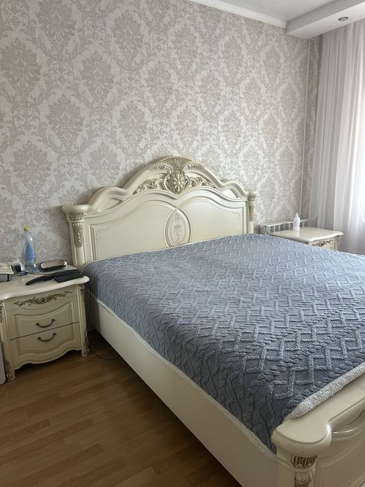 Продаётся спальный гарнитур