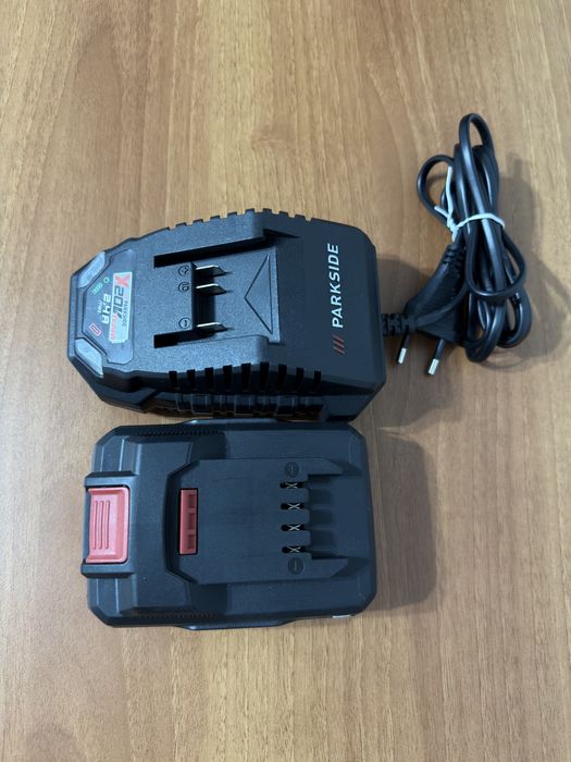 Зарядно за батерии Parkside 20V 2.4А + Батерия 20V 2Ah - Комплект