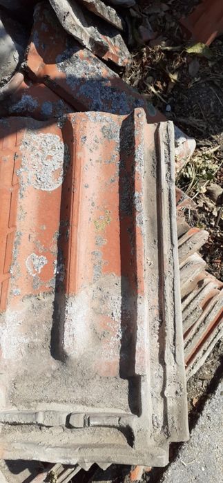 Продават се стари керемиди, здрави и на изгодна цена