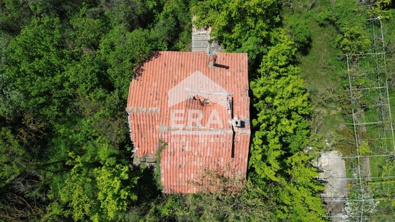 Ексклузивен урегулиран поземлен имот за продажба, с двуетажна къща, то