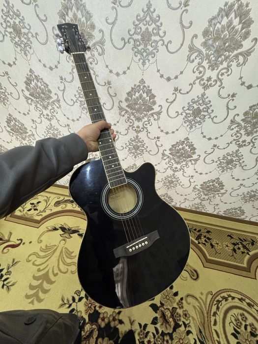Gitara sotiladi 38talik akustika kichkina baraban