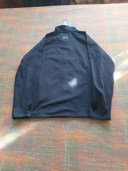 Vind 2 Treninguri noi cu eticheta xl, unul de la Nike și celalalt de l