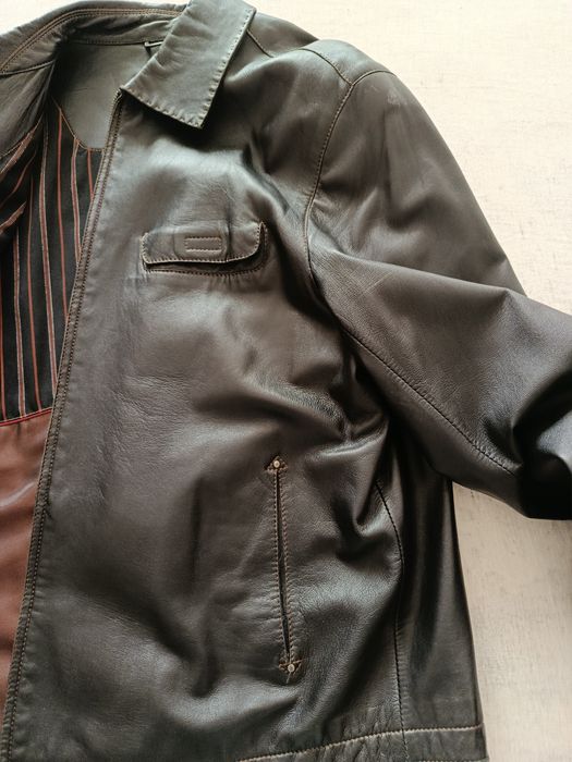 Срочно продаю натуральную кожаную куртку размер XL очень в хорошем сос