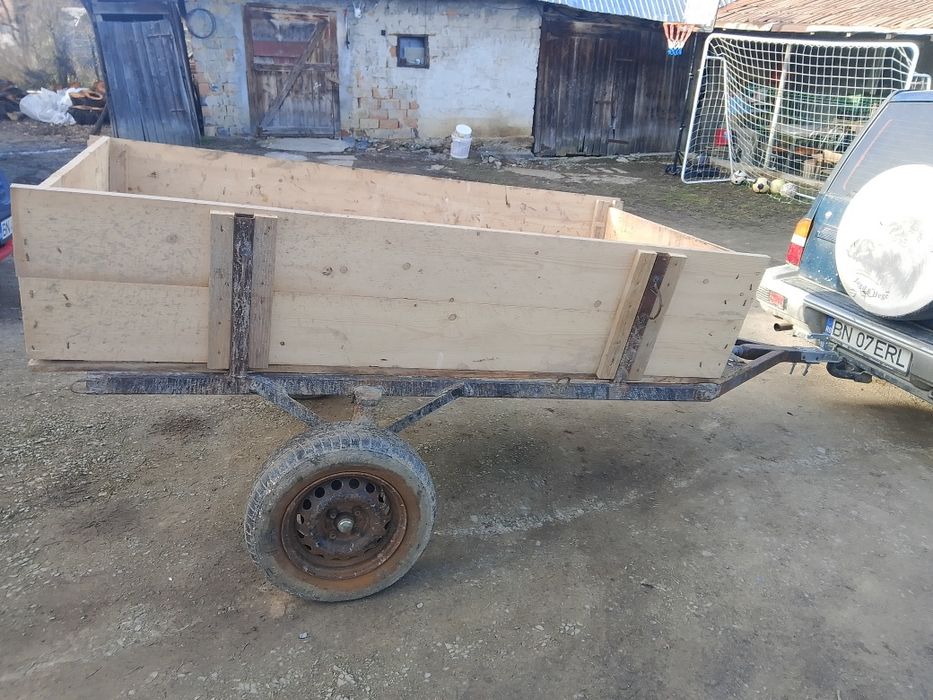 Remorcuta după jeep sau tractoras