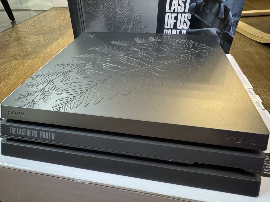 PlayStation 4 Pro – Limited Edition The Last of Us Part II