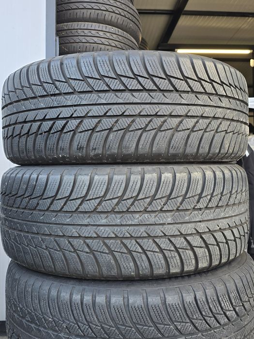 4 Броя 215/55/17 Bridgestone 2x7mm 2x5mm