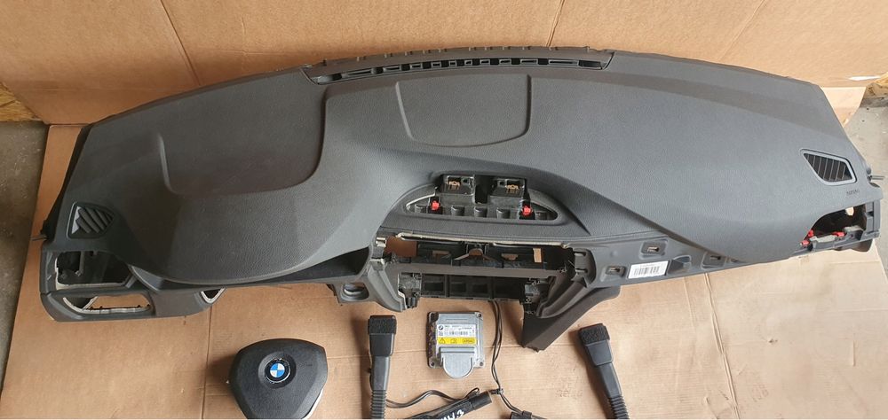 BMW F30 F31 F32 F33 F34 F36 БЕЗ HUD Арматурно табло с AirBag