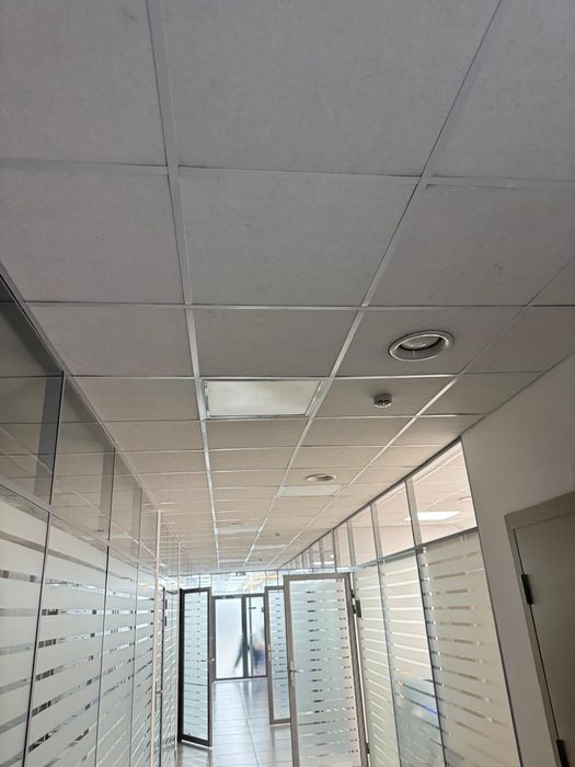 Установка подвесных потолков