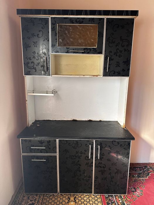 Oshxona mebeli sotiladi