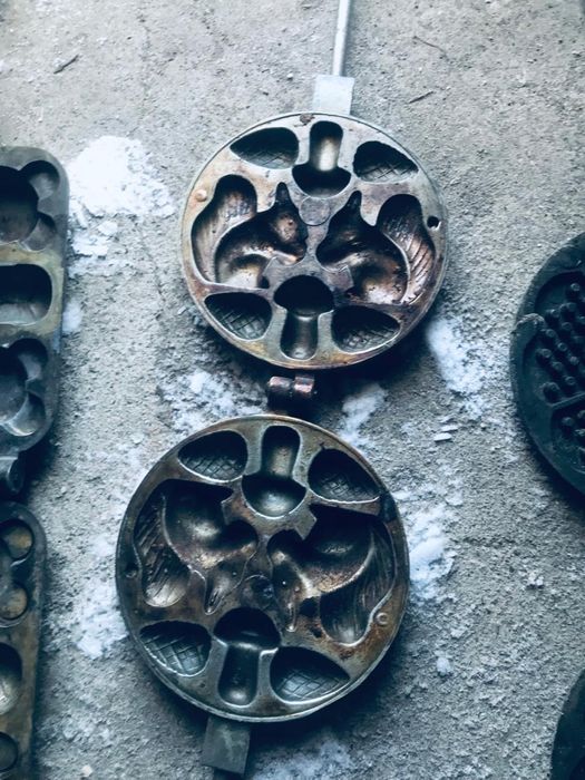 Продам вафельницу и орешницу