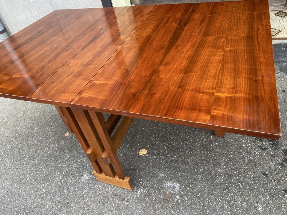 Masă pliantă cu mai multe functiuni -sufragerie, birou-