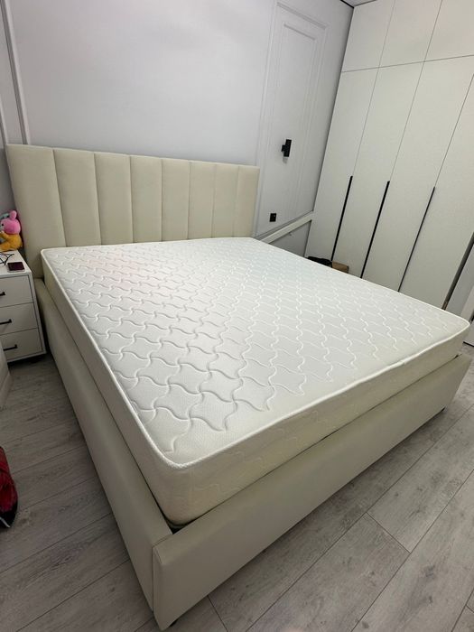 Кровать двухспальная б/у