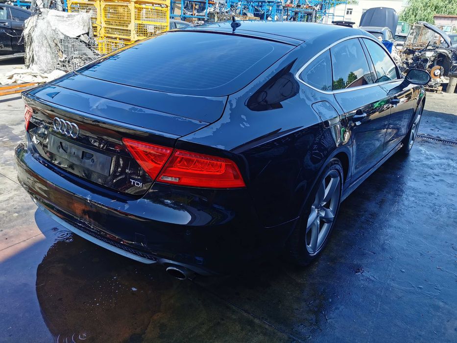 Dezmembreaz audi a7 s-linne 3,0d 245 cp/bara fata a7/capota a7/far a7