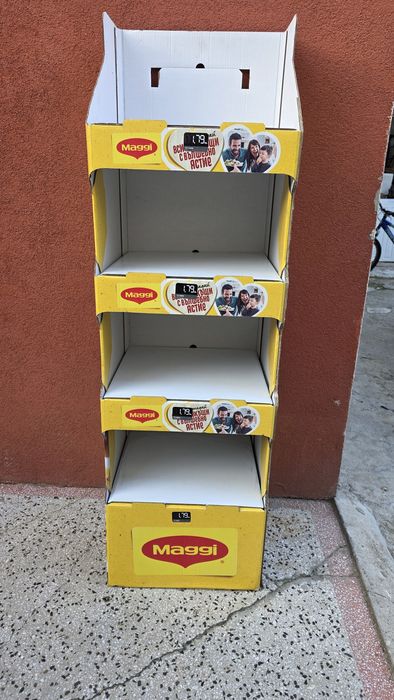 Продавам стелаж от картон