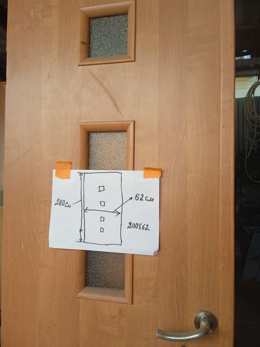 Дверь деревянная