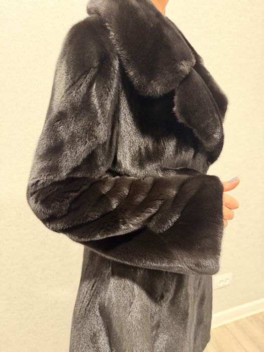 Продам норковую шубу