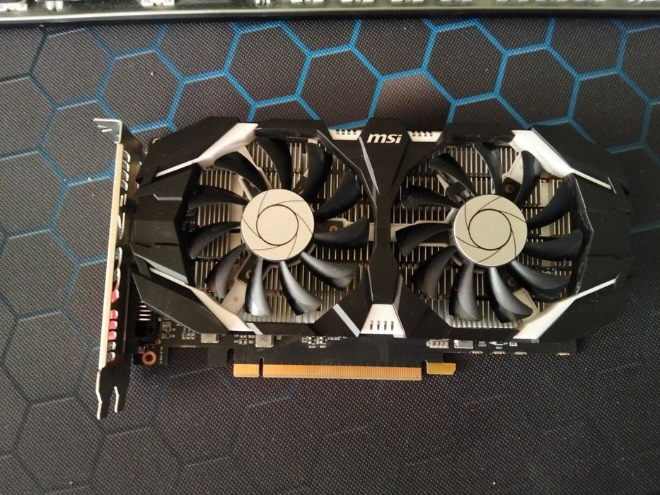 Igravoy Kampyuter 1050ti ozu 16gb ssd 256gb manotor 27 i5 7400