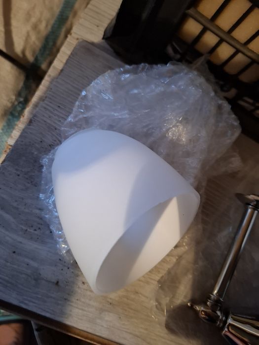 Vand spoturi pentru casa