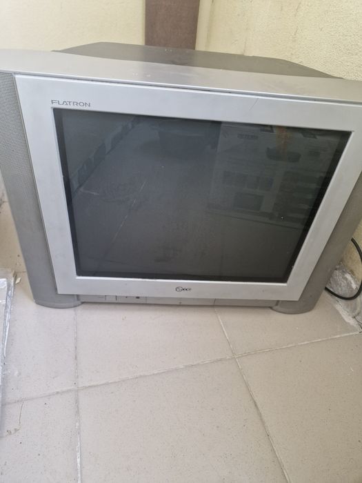 Продам телевизор 5000