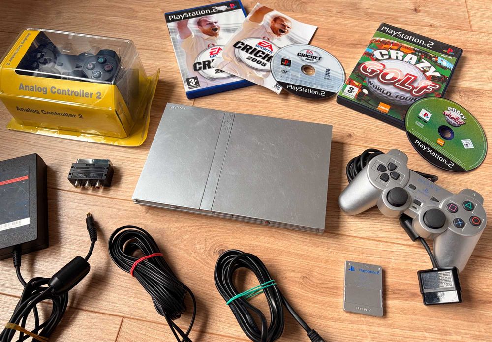 PS2 Slim Silver PlayStation 2 + подарък 6 игри и два контролера
