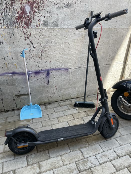 Vînd trotinetă electrică NAVEE