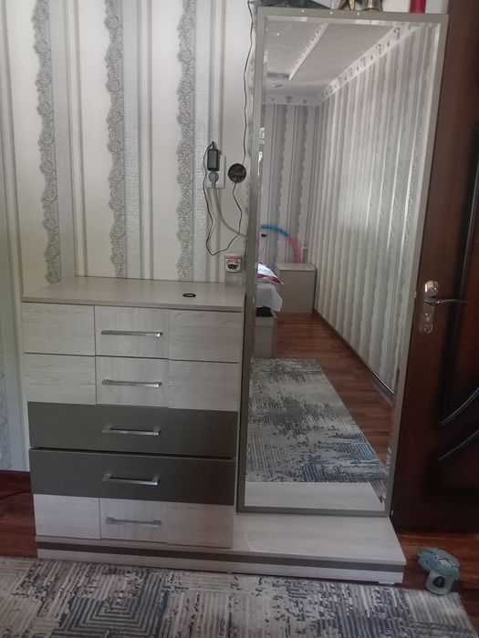 Спални гарнитур котта размерда, сотилади шкаф, диван, тримо , тумба .